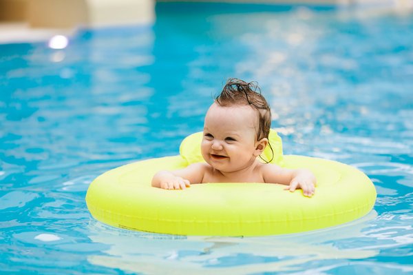 Baby floats for all ages: safe and fun options for summer